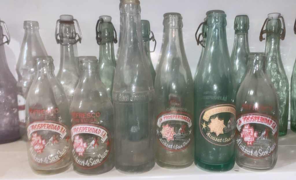 Colección de distintas botellas. Jesús Sánchez. Valdepeñas.
