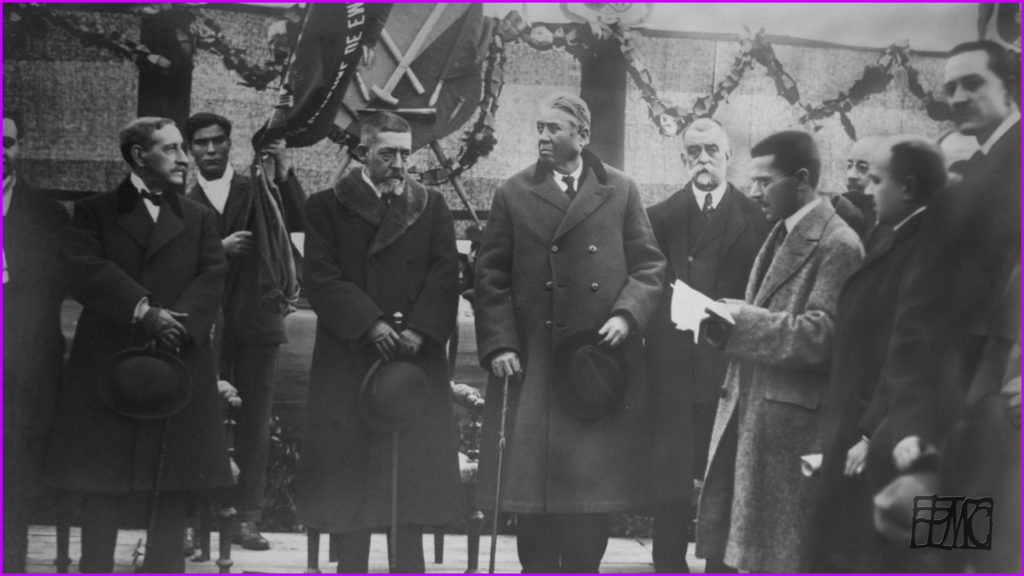 El vicepresidente Sr. Gistau dando lectura del acta. Enero 1922