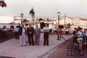 Inauguración de la escultura en 1993