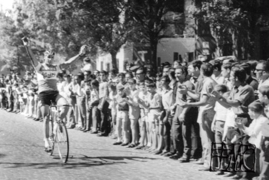 Jesús Esperanza entra victorioso en la Vuelta 1970