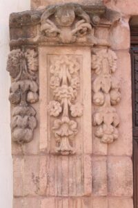 Detalle de la decoración a candelieri. Foto de la autora