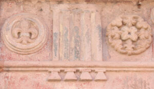 Detalle del friso: triglifo y metopas. Foto de la autora