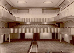 Interior del Crisfel