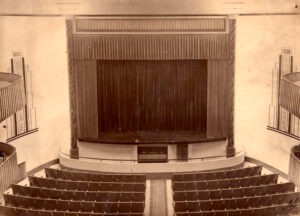 Interior del cine Crisfel principios del siglo XX