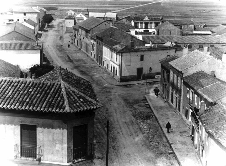 Calle doctor Bonardell - Avd. Herencia. Esquina del actual mercado
