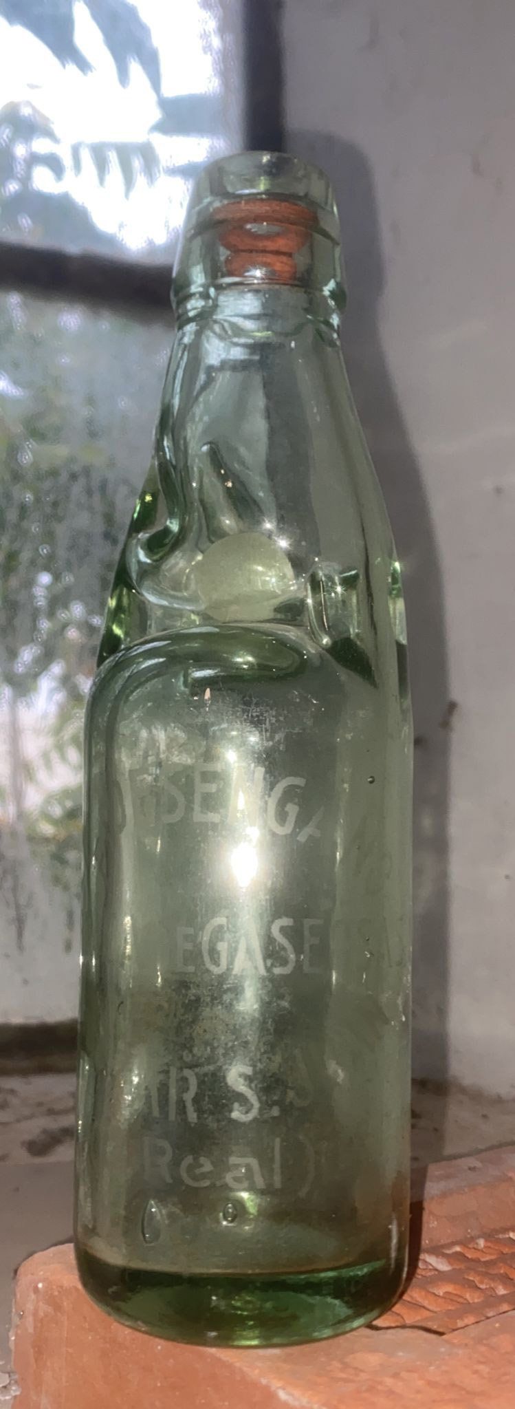 Gaseosa. Botella de cierre de bola. Años 20-30.