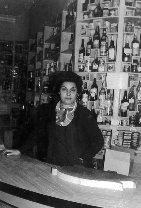 N5_REMENBRANZAS_G_02_3. Interior de la tienda años 60