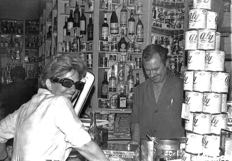 N5_REMENBRANZAS_G_02_4. La actirz Josita Hernán en ultramatinos finos.